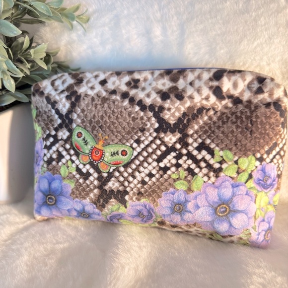 Estee Lauder Butterfly 🦋 and 🌹 Roses Makeup Bag - Picture 1 of 8